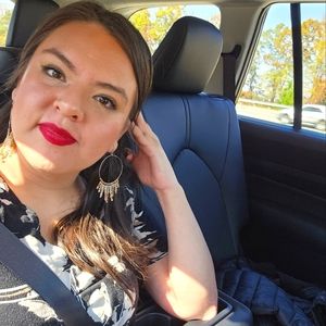 Meet your Posher, Savy